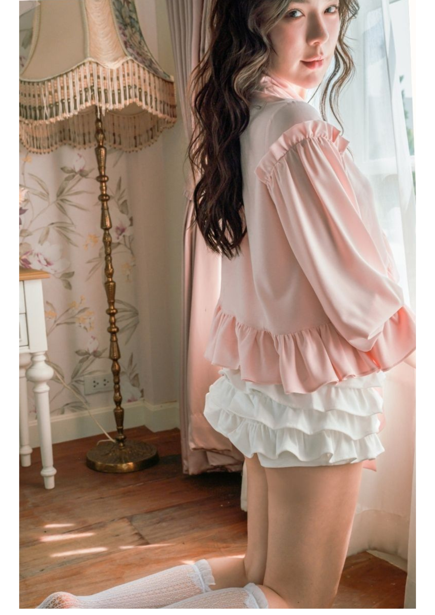 เสื้อครอปผูกโบว์ Cherie - Image 2